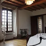Et Hameau Nouste Temps Gæstehus *